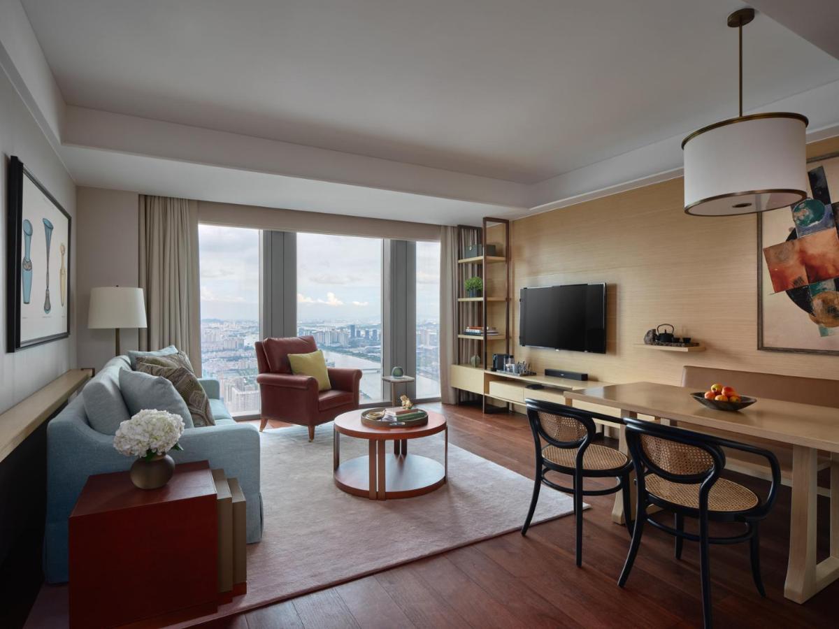 Rosewood Guangzhou, Enjoy Free Shuttle Bus Service Between The Hotel And The Canton Fair Complex During The Canton Fair Kültér fotó